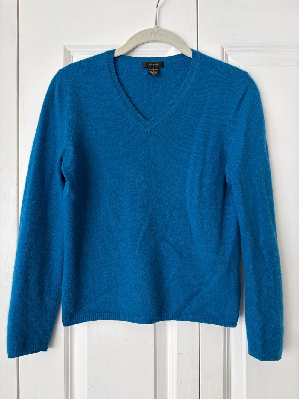 Only Mine Vibrant Teal Peacock Blue V-Neck Cashmere Sweater